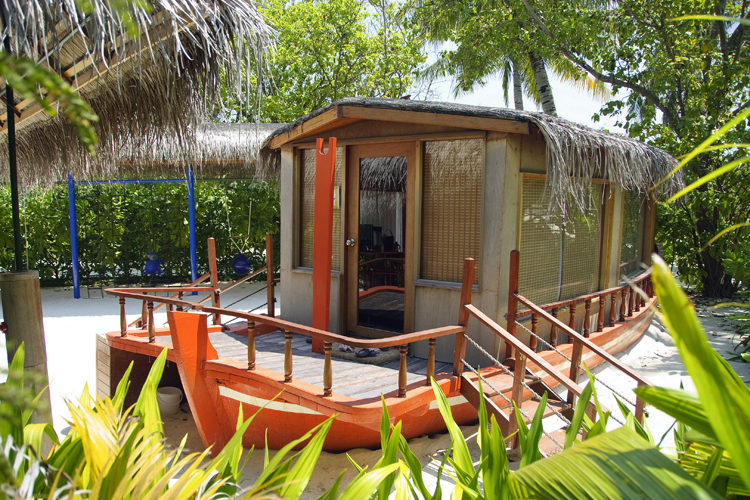 Anantara Dhigu Dhoni Kids Club