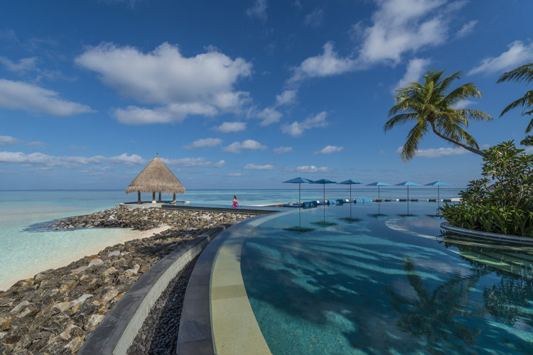 Four Seasons Kuda Haruu, Maldives pool